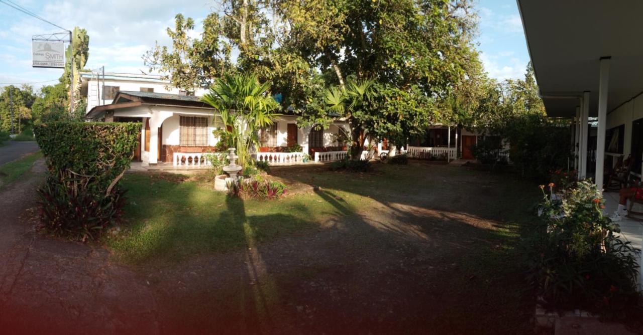Cabinas Smith Cahuita Esterno foto