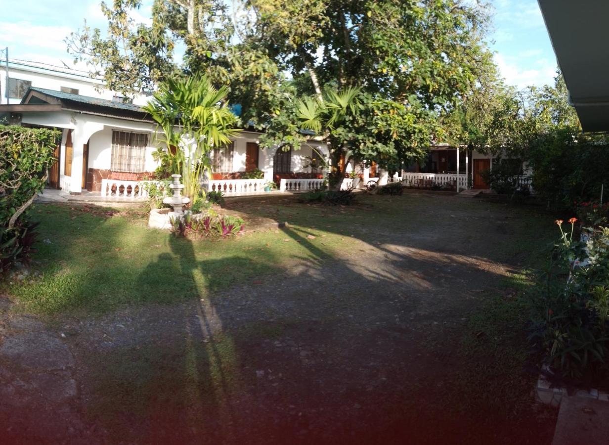 Cabinas Smith Cahuita Esterno foto