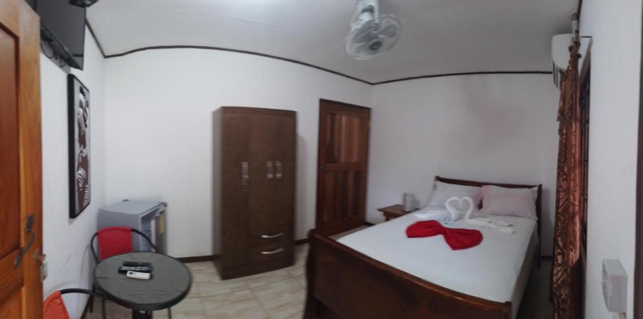 Cabinas Smith Cahuita Esterno foto